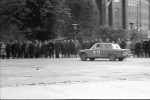 Próba zręcznościowa we Wrocławiu kończąca rajd.  Alfa Romeo Giulia 1600 poznańskiej załogi Ryszard Kopczyk / Wojciech Siwecki
